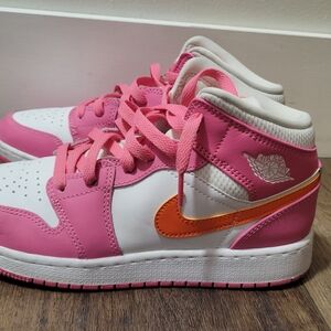 Nije Air Jordan Hightops Kids Pink and Orange Sneakers Sz 5.5